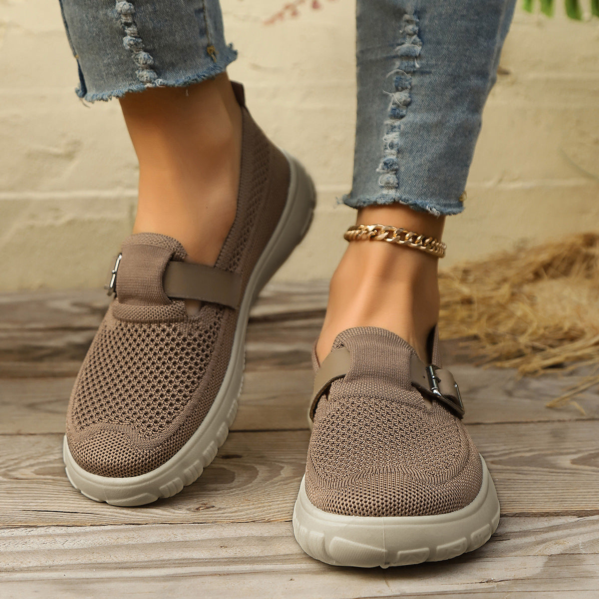 Breathable And Comfortable Sneaker Slip-on Soft Bottom Walking