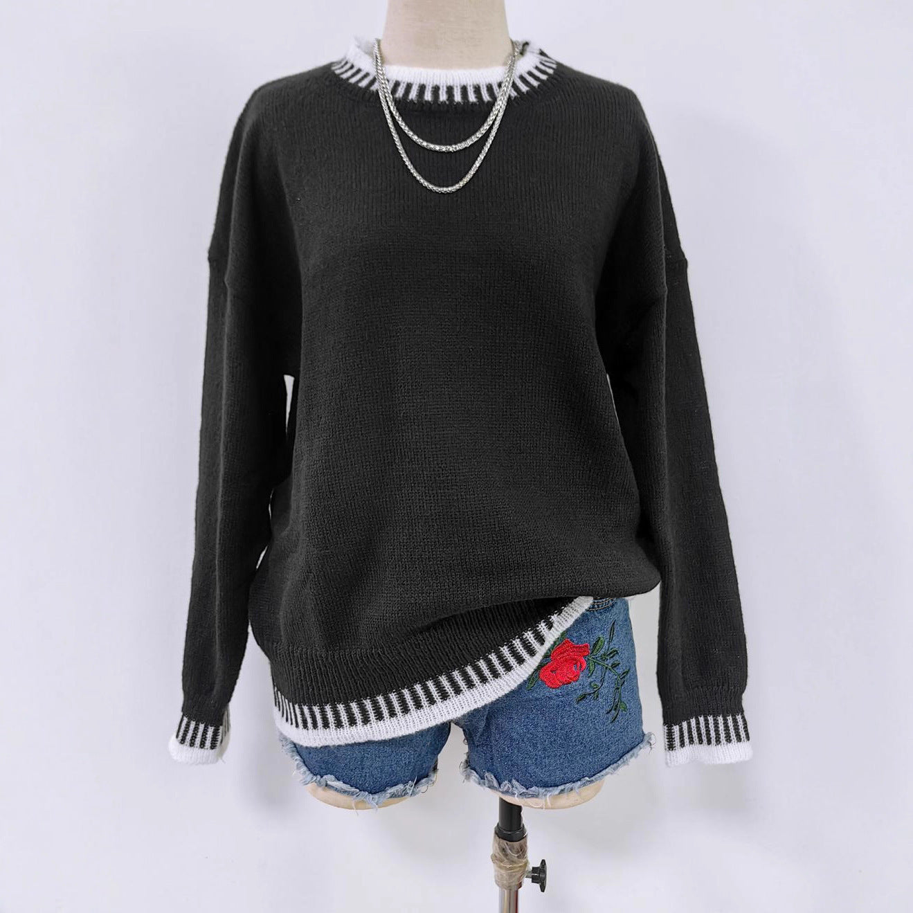 Women's Round Neck Contrast Color Stitching Leisure Pullover Loose Sweater