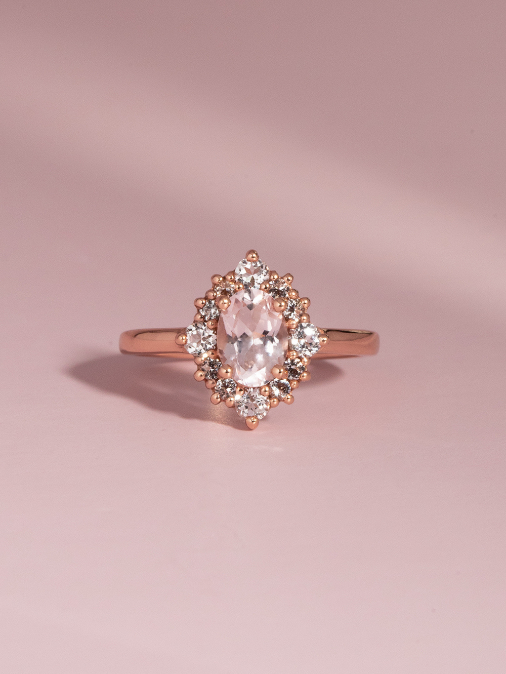 Bague halo en morganite rose et vermeil rose 18 carats 