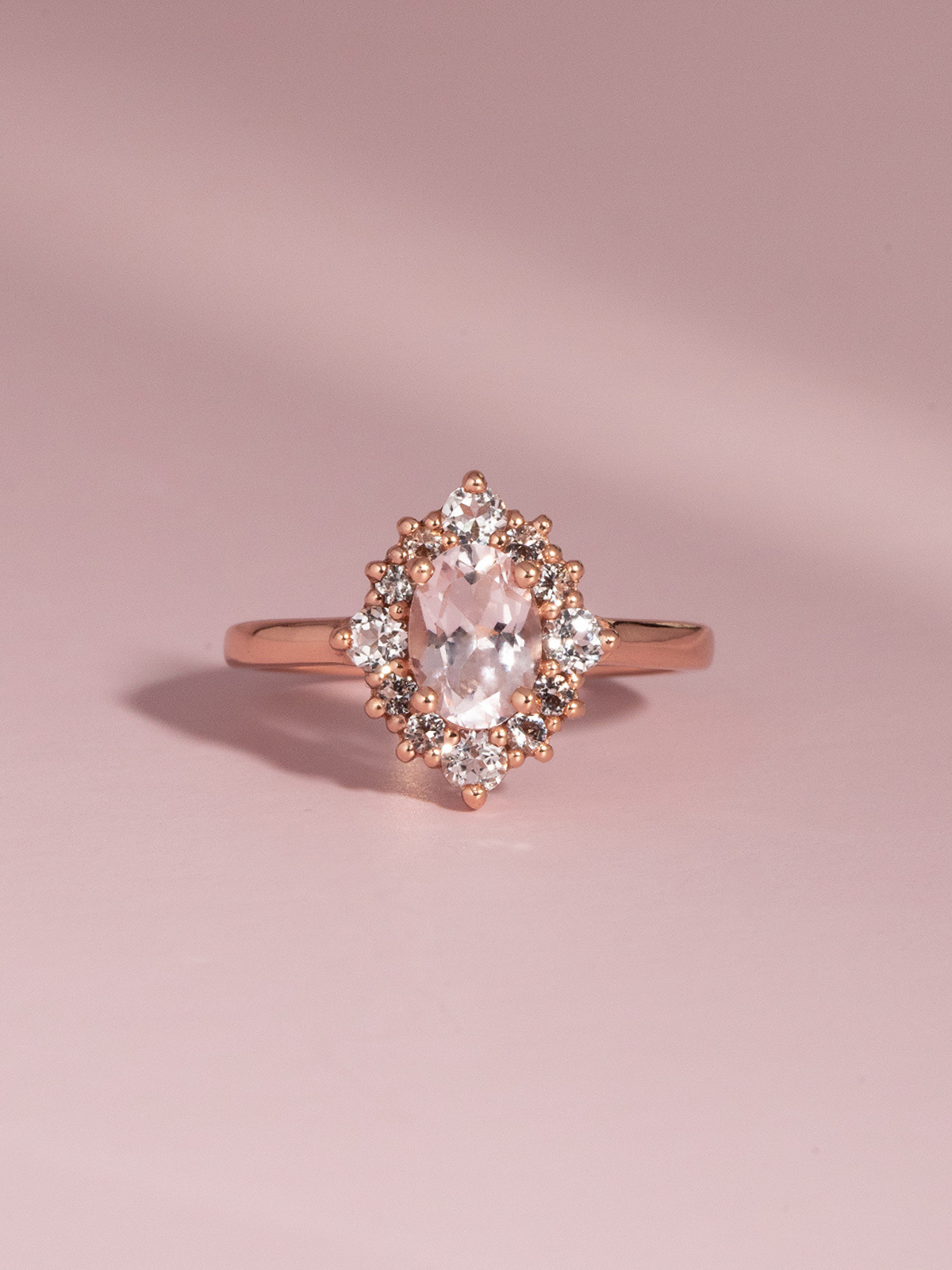 Bague halo en morganite rose et vermeil rose 18 carats 