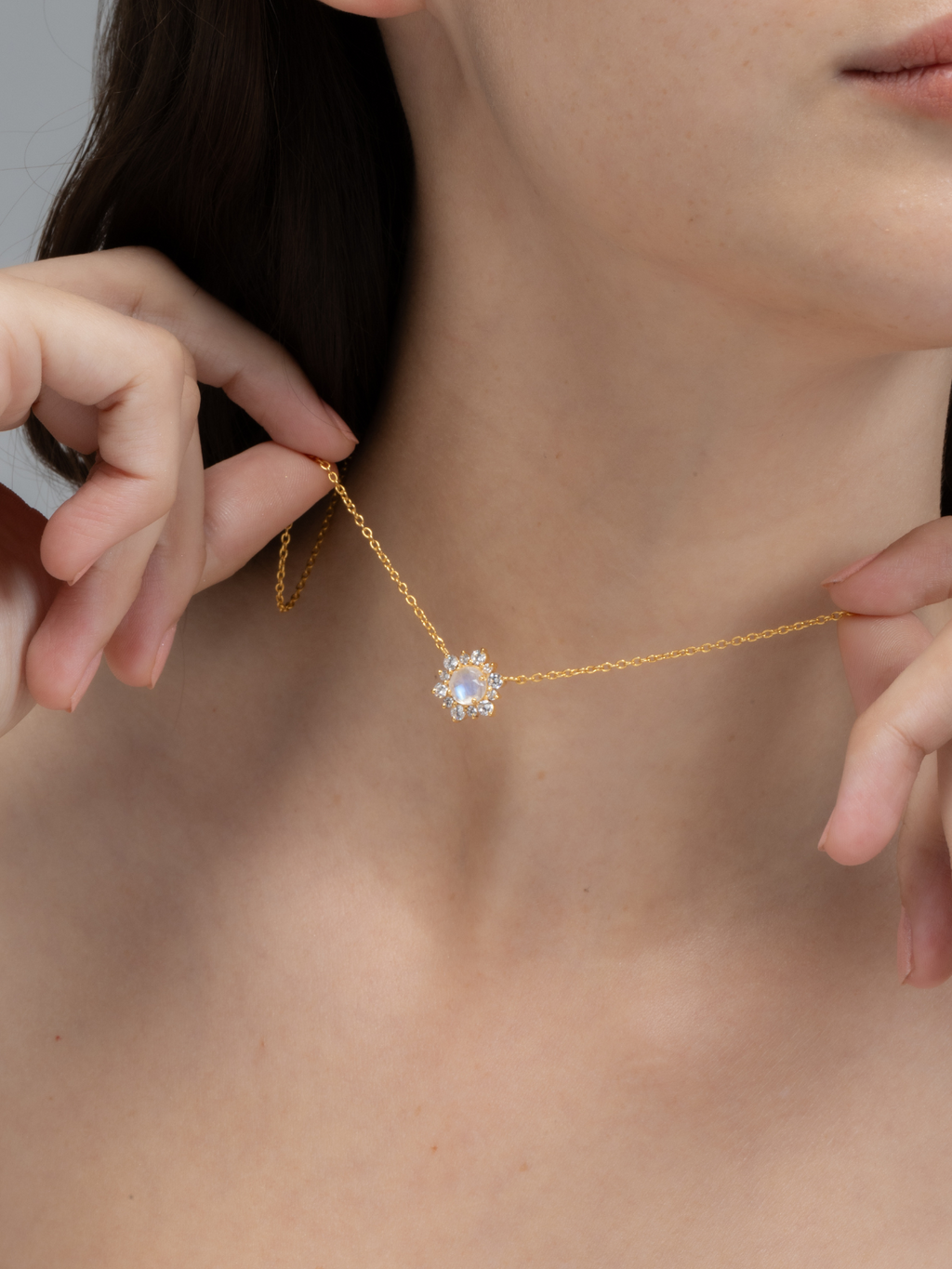 Collier en pierre de lune arc-en-ciel en vermeil or 18 carats