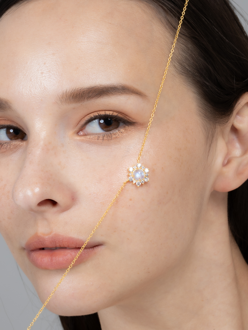 Collier en pierre de lune arc-en-ciel en vermeil or 18 carats