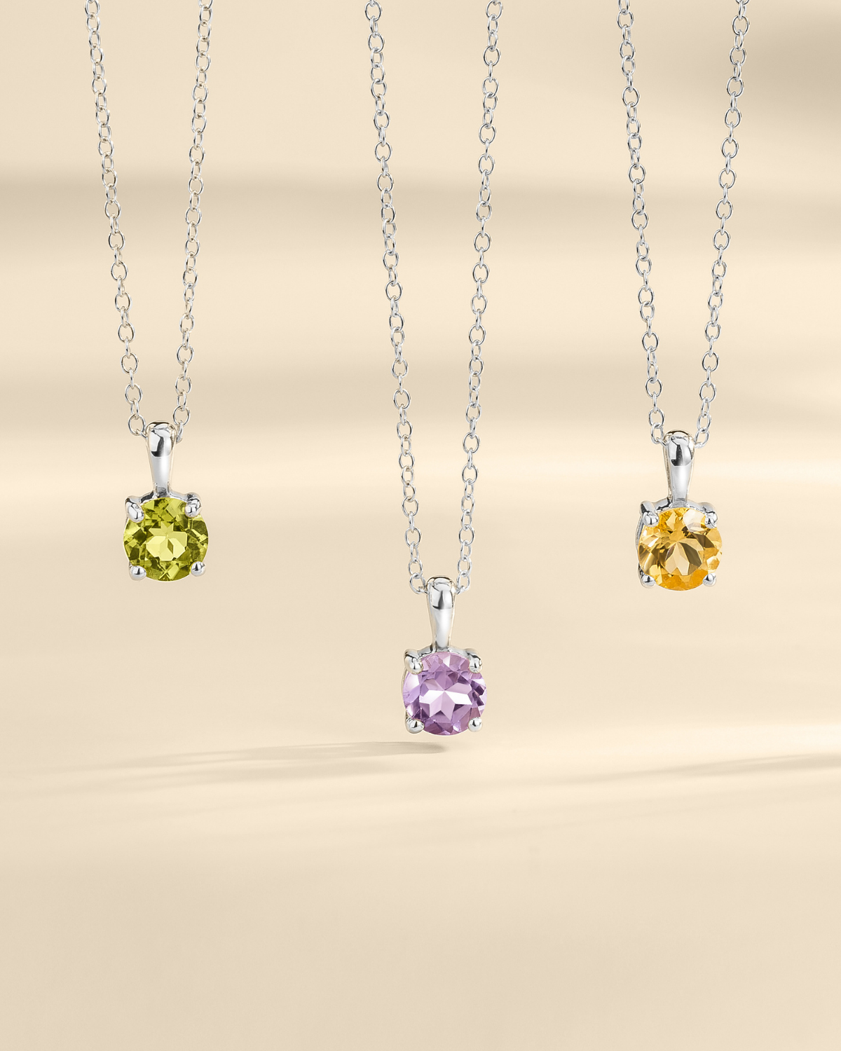 Collier pendentif solitaire péridot en argent sterling