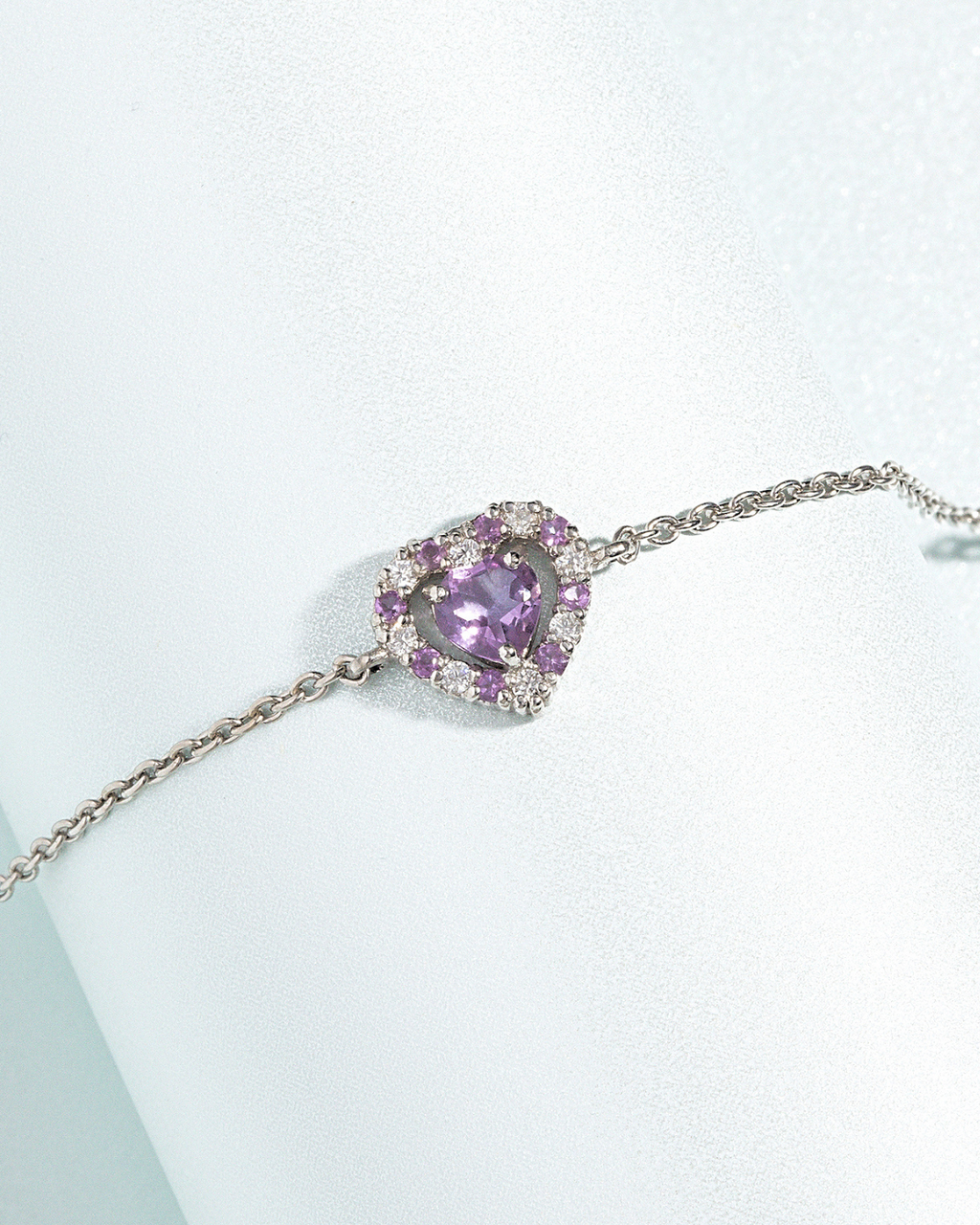 Améthyste lavande Purple Heart sertie dans de l'argent sterling