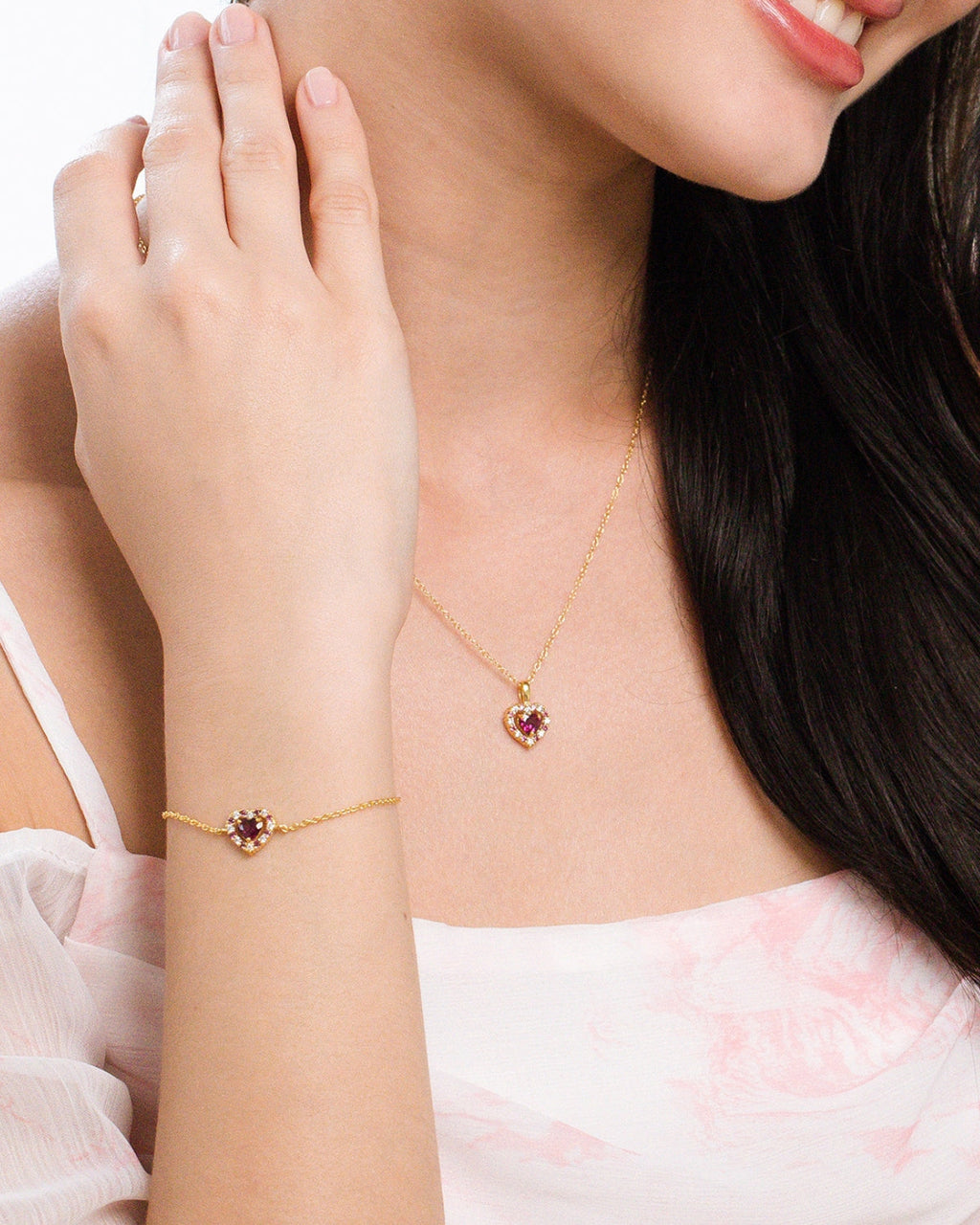 Collier pendentif en grenat rhodolite cœur rouge, en vermeil or 18 carats