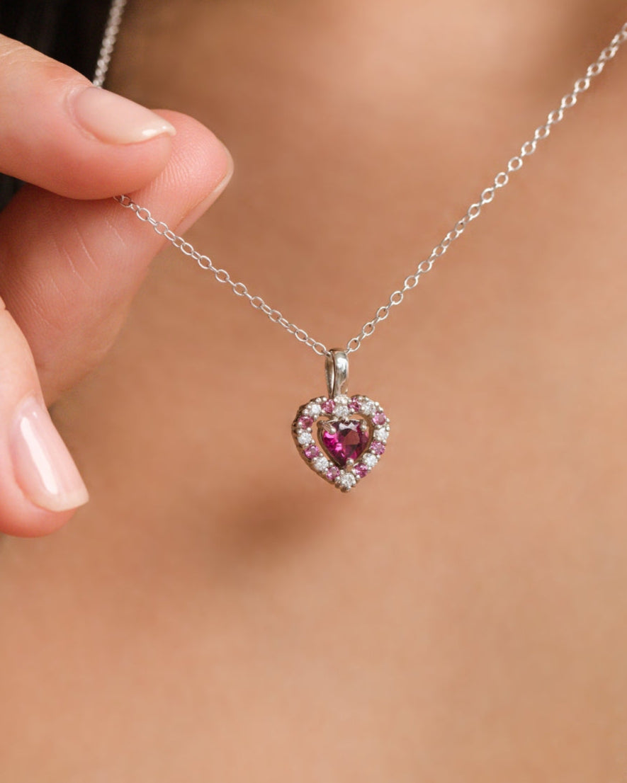 Ensemble de bijoux en argent sterling avec grenat rhodolite cœur rouge et grenat.