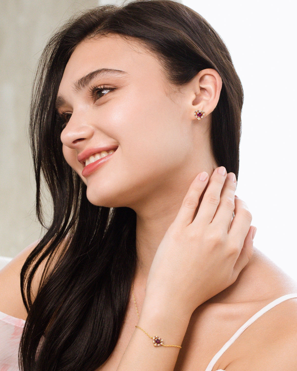 Bracelet en vermeil or 18 carats et grenat rhodolite en forme de cœur rouge