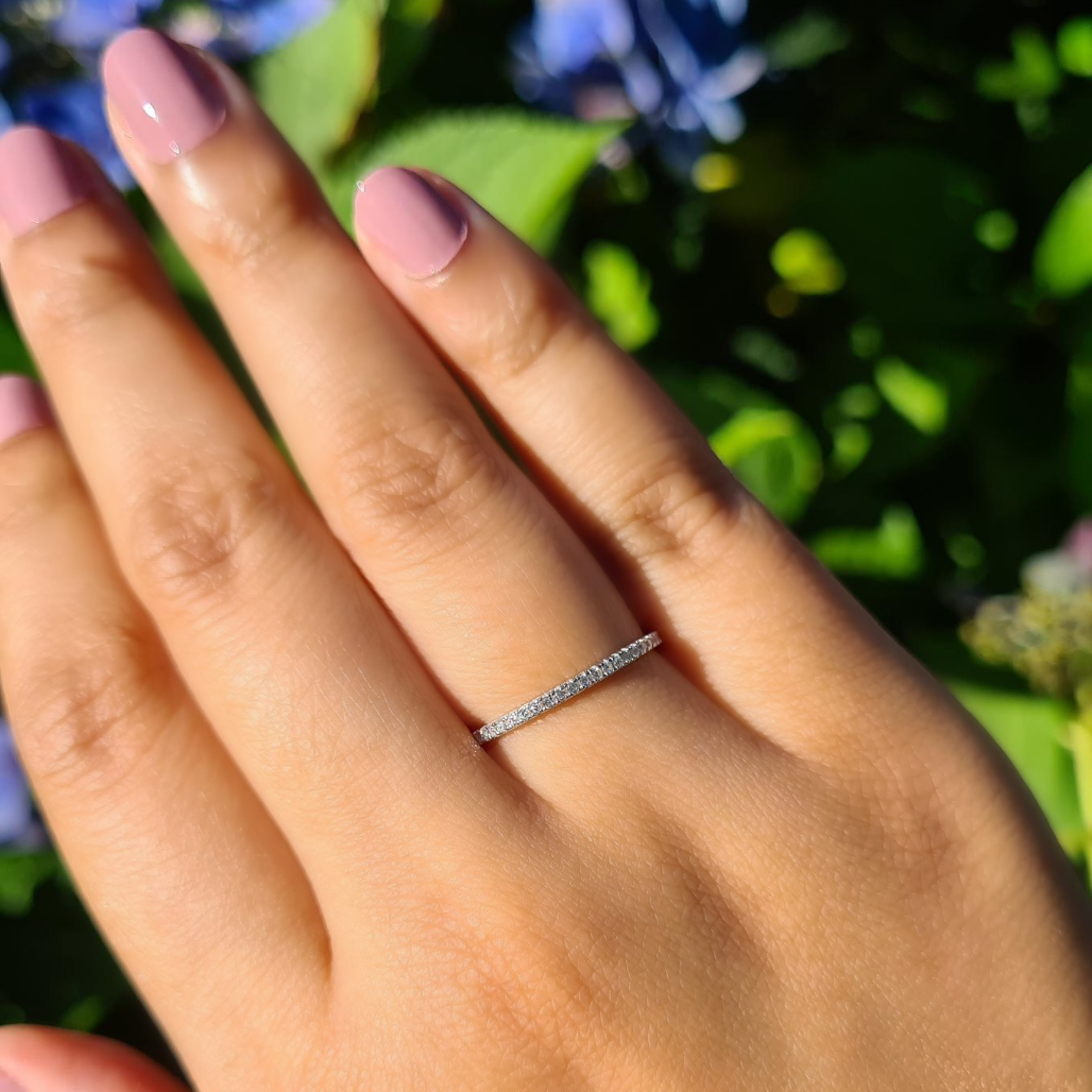 Bague d'éternité fine (1,2 mm) en argent sterling