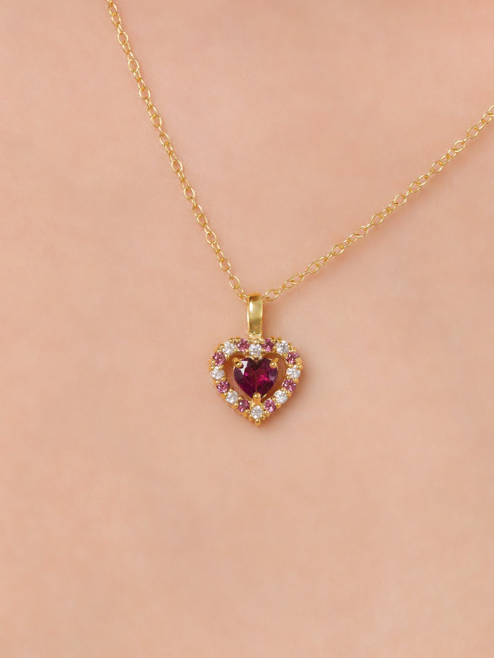 Ensemble de bijoux en grenat rhodolite cœur rouge, monté sur vermeil en or 18 carats