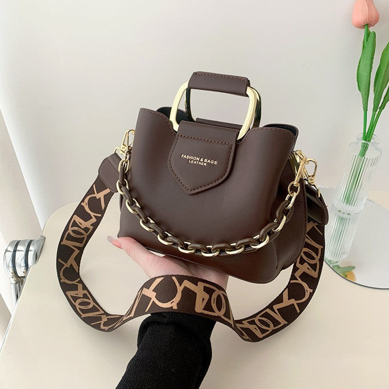 2023 Summer New Fashion Women's Bag Shoulder Casual Commuting Bag Chain Decorative Handbag Textured Crossbody Bag
