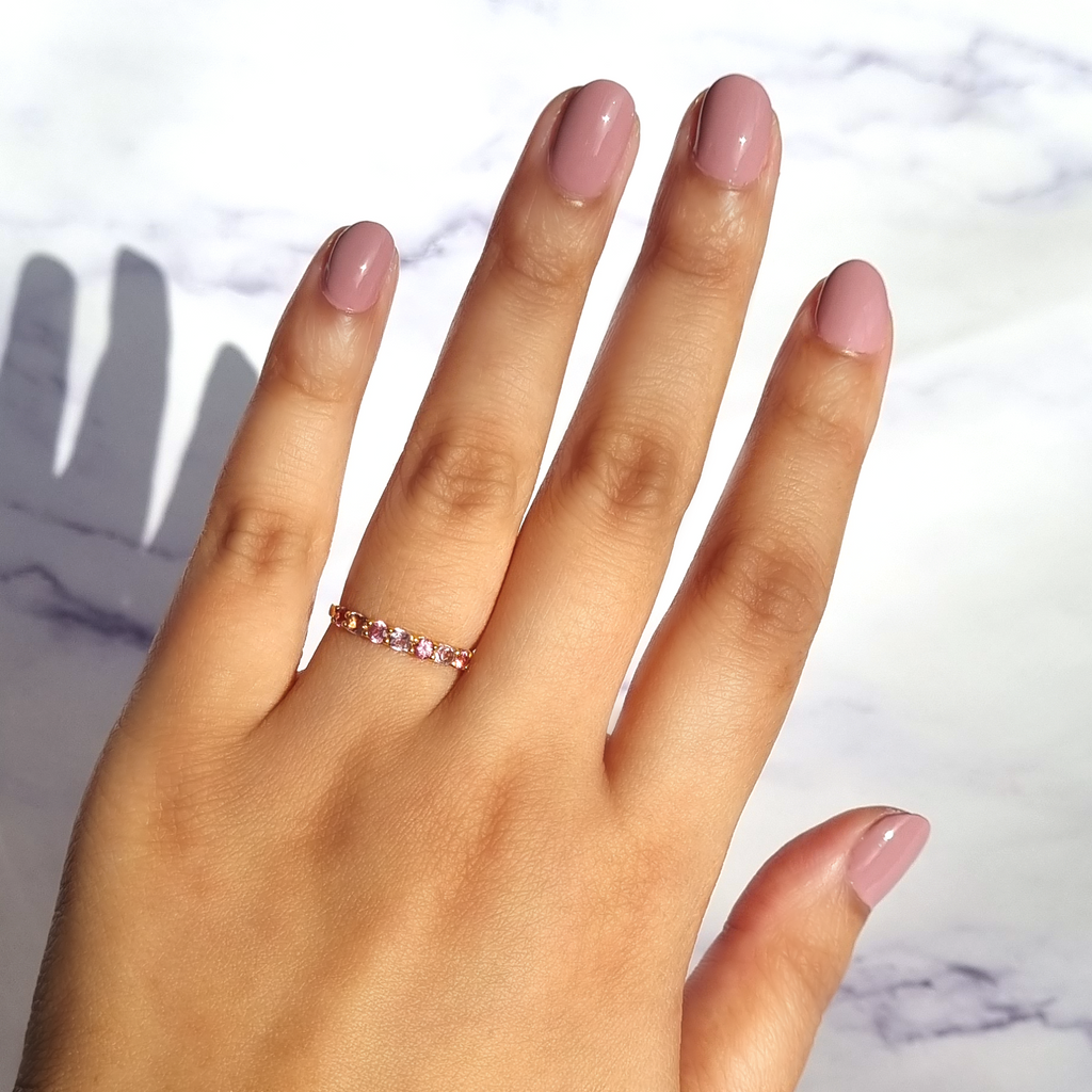 Alliance demi-éternité en vermeil or 18 carats, saphir rose et améthyste rose