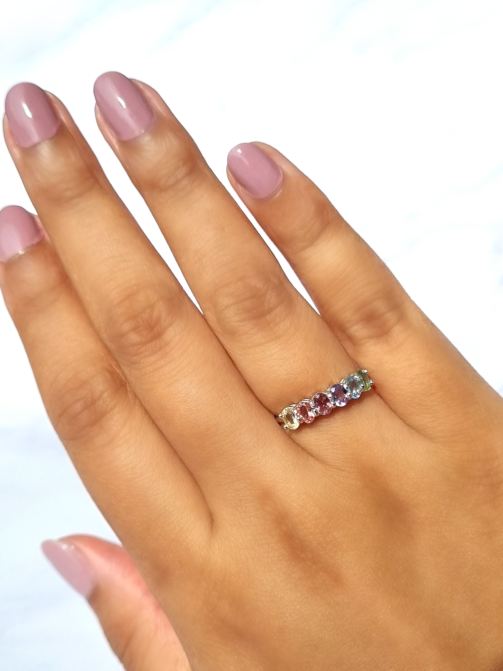 Bague demi-alliance en argent sterling ornée de pierres précieuses multicolores arc-en-ciel