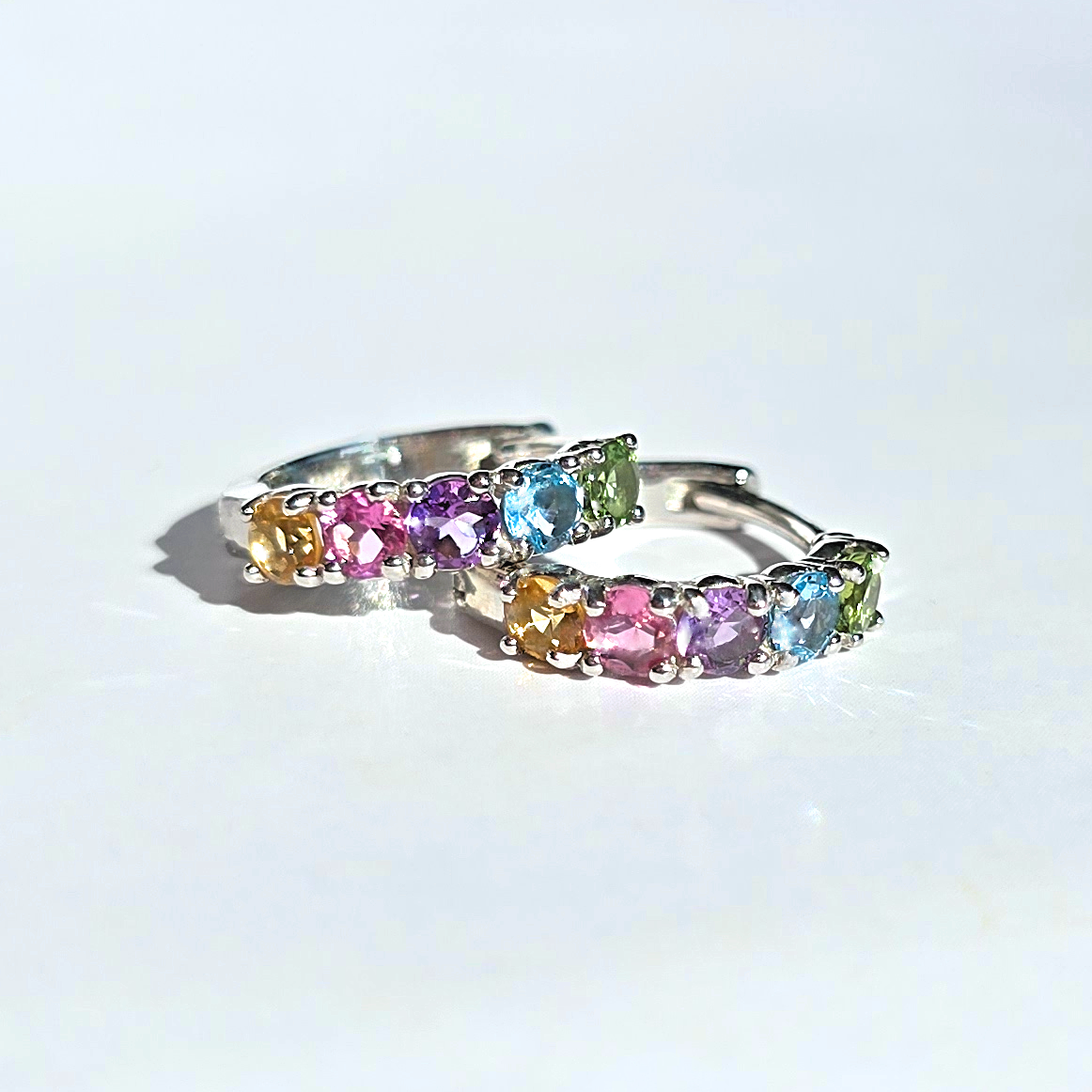 Boucles d'oreilles créoles Rainbow Gemstone en argent sterling