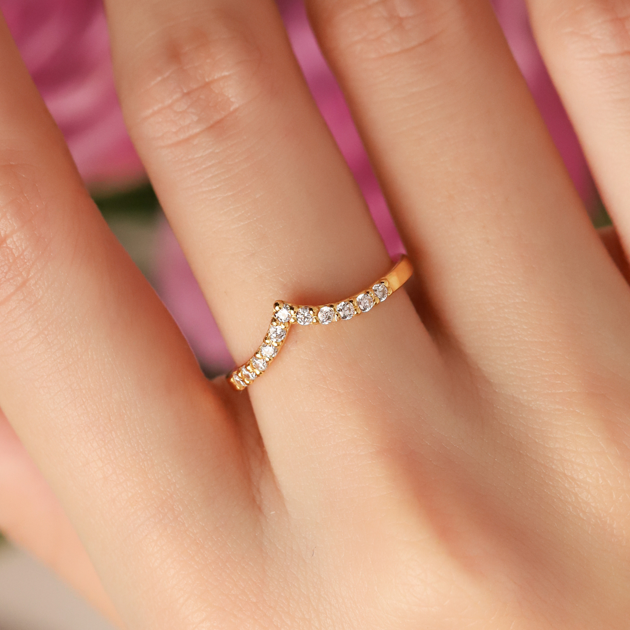 Bague d'éternité incurvée en forme de V en vermeil d'or 18 carats