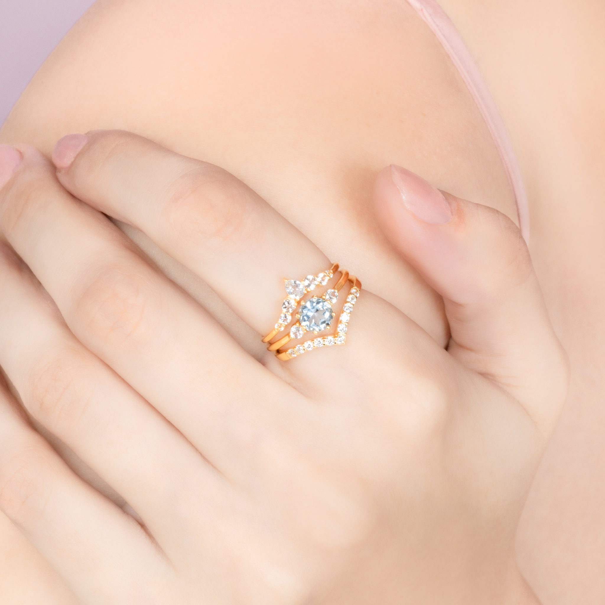 Bague d'éternité incurvée en forme de V en vermeil d'or 18 carats