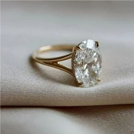 Bague ovale vintage en or et cristal vert