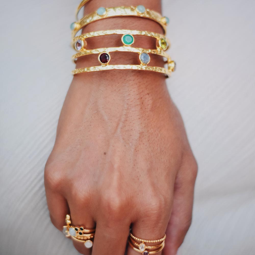 Bracelet jonc Vénus en pierres précieuses avec quartz rose, améthyste, iolite et onyx Pariba