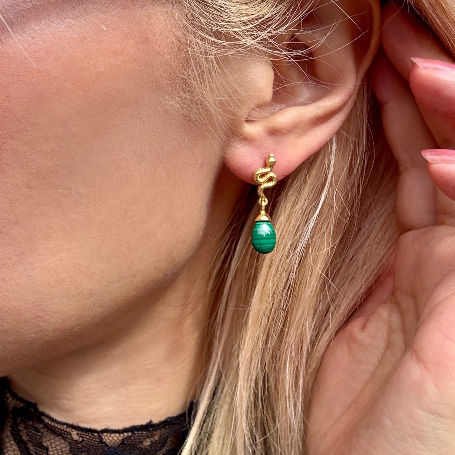 Boucles d'oreilles pendantes Méduse en malachite
